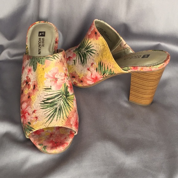 White Mountain Shoes - White Mountain woman’s heels floral flowers